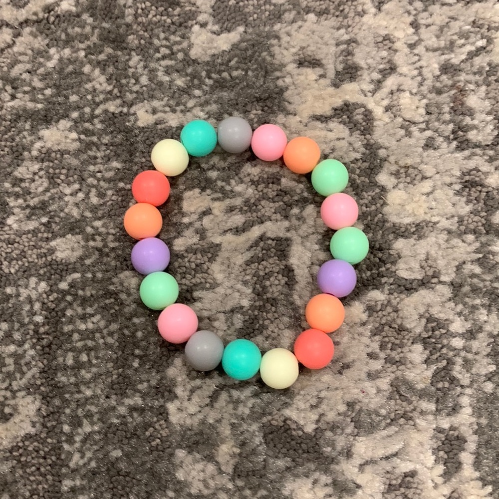 Multicolored pastel big bead bracelet. Hand made by me!! 🤩🤩